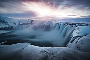 Images Dated 17th January 2017: Morning Godafoss
