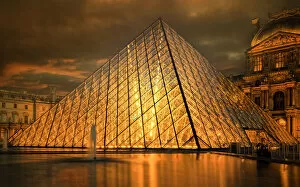 Night Gallery: Paris Le Louvre