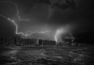 Images Dated 6th March 2016: Sometimes, the sky screams