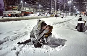 Images Dated 27th January 2014: Winter kiss