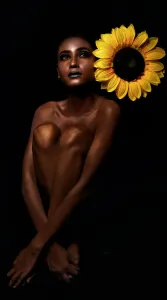 Half Body Gallery: Women with flower