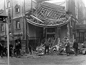 World War Two Gallery: Air raid damage at the Empire Theatre, Sheffield, Yorkshire, 1940