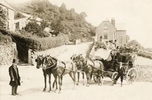 Sheffield-Manchester horse drawn coach at Hollow Meadows, c. 1890 Sheffield-Manchester horse drawn coach at Hollow Meadows, c. 1890