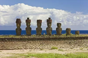 Images Dated 17th March 2008: Anakena beach, monolithic giant stone Moai statues of Ahu Nau Nau, four of which have topknots