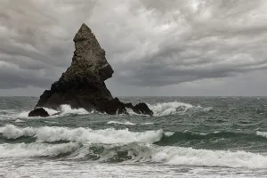 Church Rock, a sea stack made of Carboniferous limestone, Bosherton, Pembrokeshire, Wales, Atlantic Ocean, UK Church Rock, a sea stack made of Carboniferous limestone, Bosherton, Pembrokeshire, Wales, Atlantic Ocean, UK