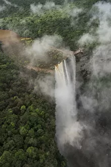 Images Dated 16th December 2015: Kaieteur Falls is the worlds widest single drop waterfall, located on the Potaro