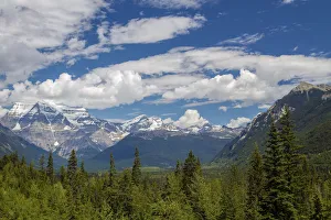 Mount Robson, the highest peak in the Canadian Rockies, Mount Robson Provincial Park Mount Robson, the highest peak in the Canadian Rockies, Mount Robson Provincial Park