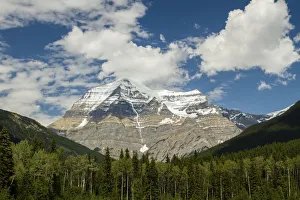Mount Robson, the highest peak in the Canadian Rocky Mountains, Robson Provincial Park Mount Robson, the highest peak in the Canadian Rocky Mountains, Robson Provincial Park