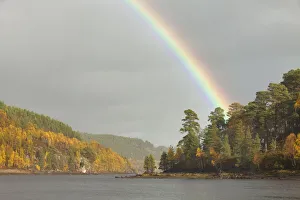 Rainbow over Loch Beinn a Mheadhoin, Glen Affric, Highland, Scotland, UK, October 2010 Rainbow over Loch Beinn a Mheadhoin, Glen Affric, Highland, Scotland, UK, October 2010