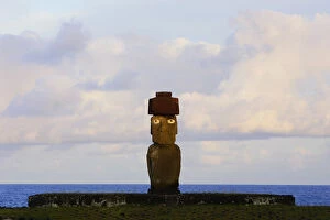 Images Dated 3rd November 2004: Silhouette of Moai statue at dawn in Ahu Ko Te Riku, restored archaeological site of Ahu Tahai