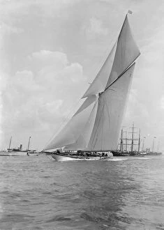 Kirk And Sons Of Cowes Gallery: The 179 ton cutter White Heather sailing close-hauled, 1924. Creator: Kirk & Sons of Cowes