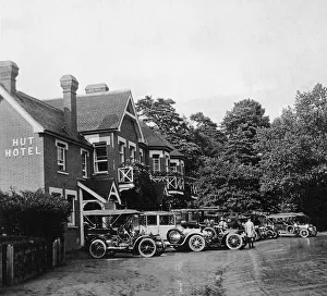 1911 Hut Hotel at Wisley in Srrey on the A3 road. Creator: Unknown 1911 Hut Hotel at Wisley in Srrey on the A3 road. Creator: Unknown