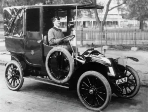 1912 Renault AG 9hp taxi cab. Creator: Unknown 1912 Renault AG 9hp taxi cab. Creator: Unknown