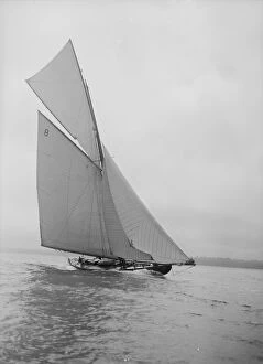 Lee Bow Gallery: The 45 ton cutter Camellia sailing close-hauled, 1911. Creator: Kirk & Sons of Cowes