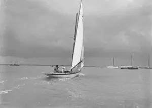 6 Metre Class Jonquil (L5) with Captain R J Dixon at the helm 6 Metre Class Jonquil (L5) with Captain R J Dixon at the helm