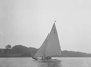 The 6 Metre Class Jonquil (L5) helmed by Capt R J Dixon. Creator: Kirk & Sons of Cowes The 6 Metre Class Jonquil (L5) helmed by Capt R J Dixon. Creator: Kirk & Sons of Cowes