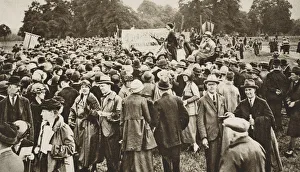 Anti-war meeting at Speakers Corner, near Marble Arch, Hyde Park, London, c1920s-c1930s(?) Anti-war meeting at Speakers Corner, near Marble Arch, Hyde Park, London, c1920s-c1930s(?)