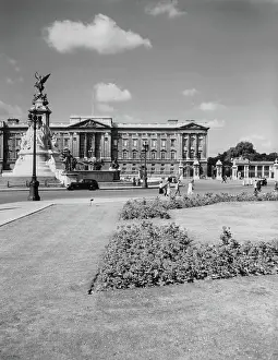 Prints of Buckingham Palace, London, c1955. Residence of the British royal family Westminster Prints: Buckingham Palace Print, London 1955