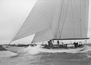 Lee Bow Gallery: The cutter Minstrel competing in the round Island Race, 1938. Creator: Kirk & Sons of Cowes