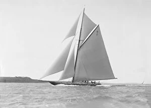 The Great Days of Yachting Gallery: The cutter Shamrock sailing close-hauled, 1912. Creator: Kirk & Sons of Cowes