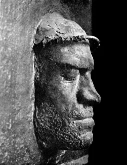 Death mask of Lorenzo de Medici, ruler of Florence, 1492 (1956) Death mask of Lorenzo de Medici, ruler of Florence, 1492 (1956)