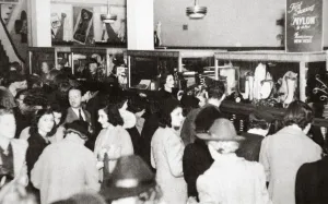 The first experimental sale of nylon stockings, Wilmington, Delaware, USA, 25 October The first experimental sale of nylon stockings, Wilmington, Delaware, USA, 25 October