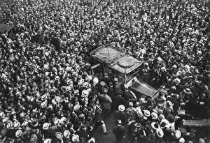 French crowds cheering Pershing and Joffre, Hotel Crillon, Paris, First World War, 1917 French crowds cheering Pershing and Joffre, Hotel Crillon, Paris, First World War, 1917