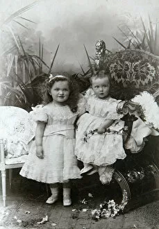 Images Dated 26th November 2009: Grand Duchesses Olga Nikolaevna and Tatiana Nikolaievna of Russia, late 19th century