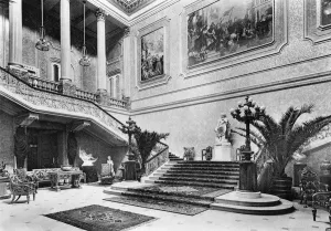 The great hall, Stafford House, 1908.Artist: Bedford Lemere and Company The great hall, Stafford House, 1908.Artist: Bedford Lemere and Company