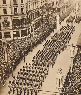 Guards Division Gallery: The Guards in Oxford Street, May 12 1937