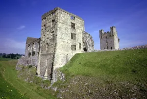 Helmsley Gallery: Helmsley Castle, Yorkshire
