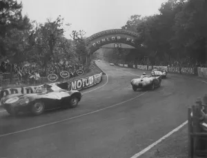 Jaguar D type, Rolt/Hamilton 1955 Le Mans. Creator: Unknown Jaguar D type, Rolt/Hamilton 1955 Le Mans. Creator: Unknown