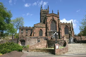 Lady Wulfrun statue and St Peters Church, Wolverhampton, West Midlands Lady Wulfrun statue and St Peters Church, Wolverhampton, West Midlands