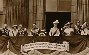 Queen Mary Of Teck Gallery: Their Majesties Silver Jubilee 1910-1935. Royal Family on Balcony at Buckingham Palace, 1935
