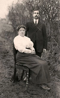 Images Dated 2nd August 2007: Portrait of a couple outdoors, early 20th century