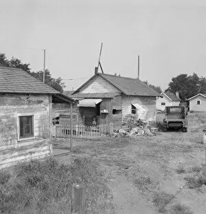 Back Yard Collection: Possibly: Yakima shacktown, (Sumac Park) is one of several large shacktown... Washington, 1939