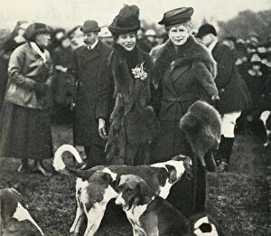 Queen Mary Of Teck Gallery: Queen Mary and Queen Alexandra at a meeting of the West Norfolk Hunt in 1920, (1951)