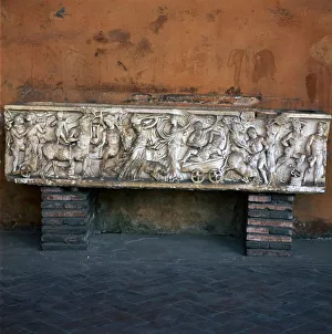 Roman marble sarcophagus with Dionysiac scenes, 2nd century Roman marble sarcophagus with Dionysiac scenes, 2nd century
