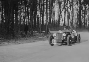 Ron Hortons MG Magnette K3 at Coppice Corner, Donington Park, Leicestershire, 1933 Ron Hortons MG Magnette K3 at Coppice Corner, Donington Park, Leicestershire, 1933