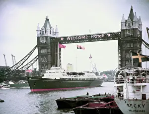 Prints of The Royal Yacht Britannia passing under Tower Bridge, London, 15 May 1954 Bridge Prints: Print of The Royal Yacht Britannia under Tower Bridge, London