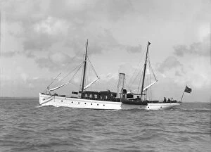 The Great Days of Yachting Gallery: The sailing yacht Saevuna, 1911. Creator: Kirk & Sons of Cowes