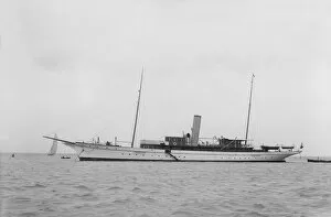 Kirk And Sons Of Cowes Gallery: Steam yacht at anchor. Creator: Kirk & Sons of Cowes