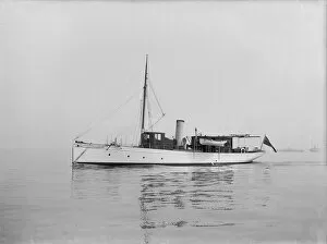 Kirk And Sons Of Cowes Gallery: Steam yacht Shawnee under way, 1914. Creator: Kirk & Sons of Cowes