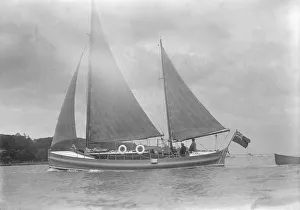 Ketch Gallery: Unknown ketch under sail. Creator: Kirk & Sons of Cowes