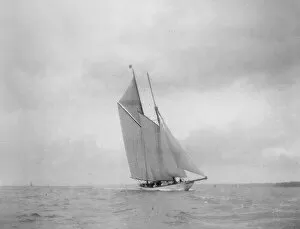 Lee Bow Gallery: Unknown schooner under sail. Creator: Kirk & Sons of Cowes