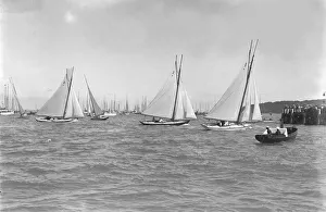Yacht racing at Cowes. Creator: Kirk & Sons of Cowes Yacht racing at Cowes. Creator: Kirk & Sons of Cowes