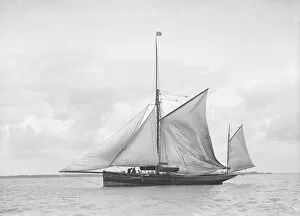 Kirk And Sons Of Cowes Gallery: The yawl Roma raising main sail, 1912. Creator: Kirk & Sons of Cowes