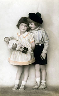 Images Dated 30th July 2007: A young girl and boy, early 20th century