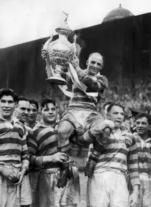 Cec Mountford with the Rugby League Challenge Cup in 1951 Cec Mountford with the Rugby League Challenge Cup in 1951