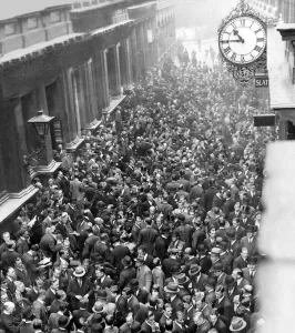 Crowds outside the London Stock Exchange, 1931 Crowds outside the London Stock Exchange, 1931